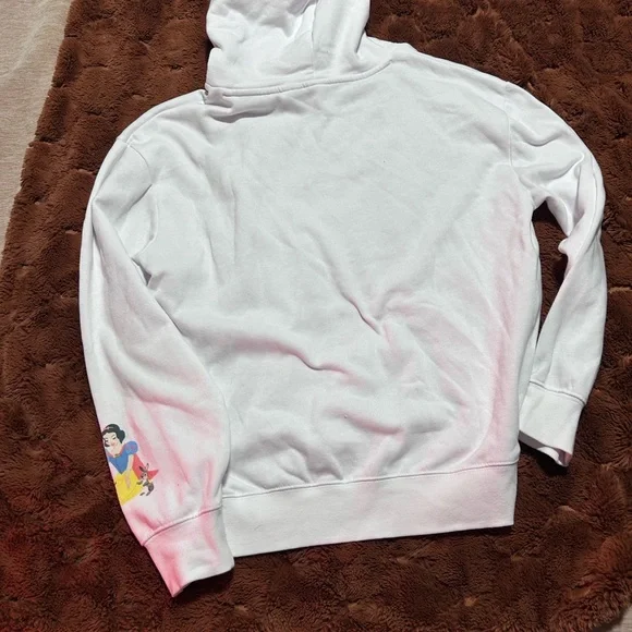 Disney Snow White Hoodie Large Princess Graphic Sweatshirt - Picture 5 of 5